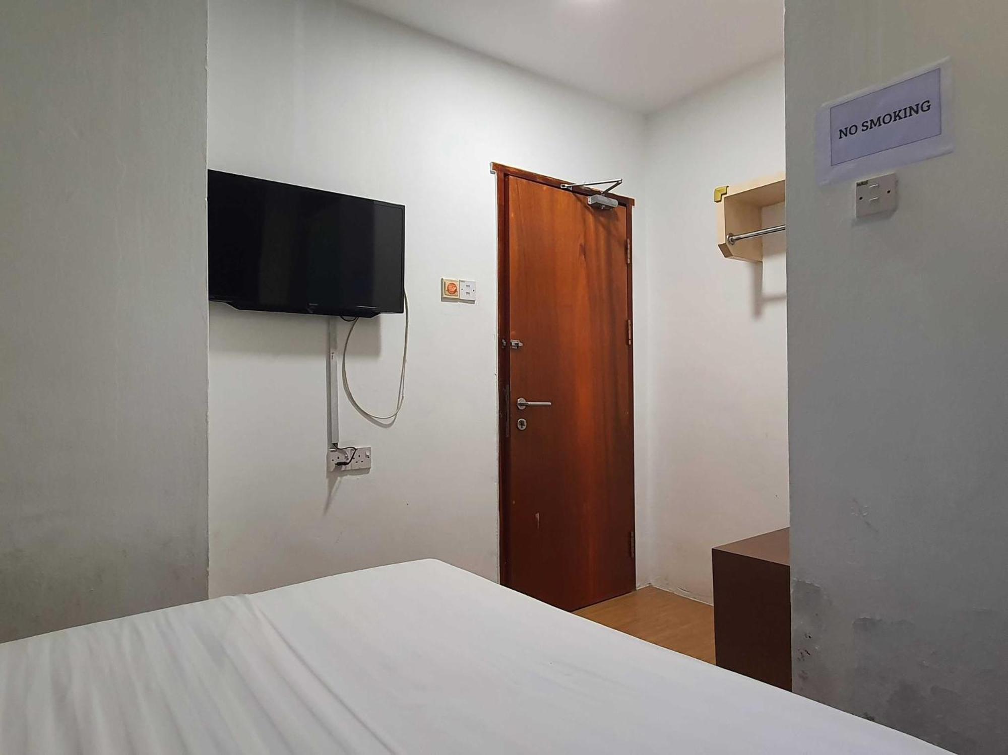 Oyo 91053 Signature Inn Miri Kültér fotó