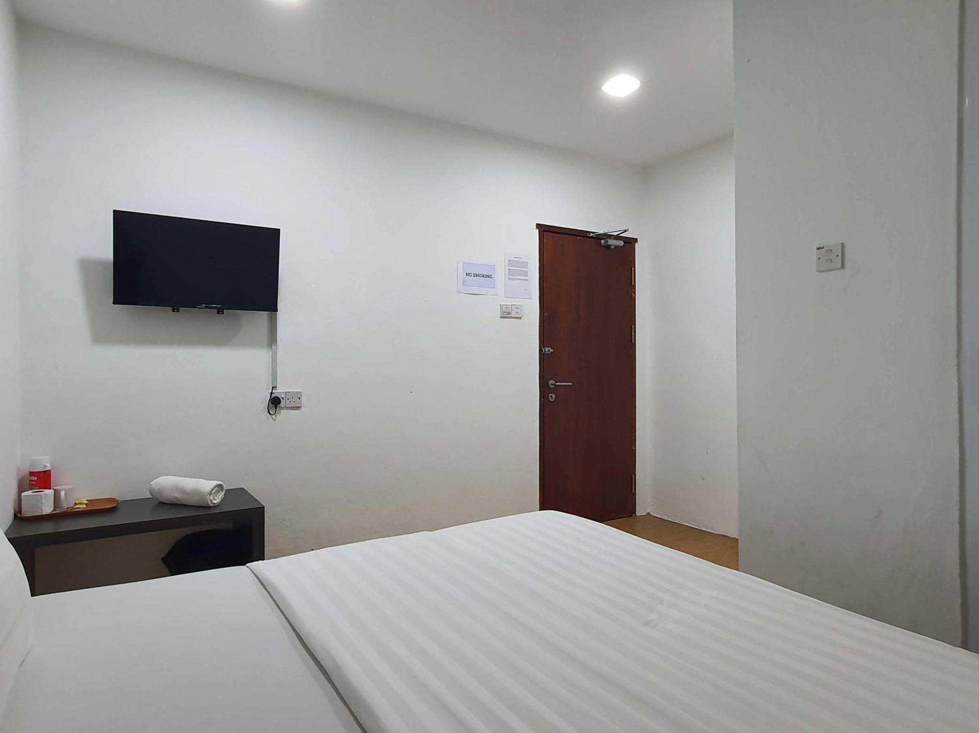 Oyo 91053 Signature Inn Miri Kültér fotó
