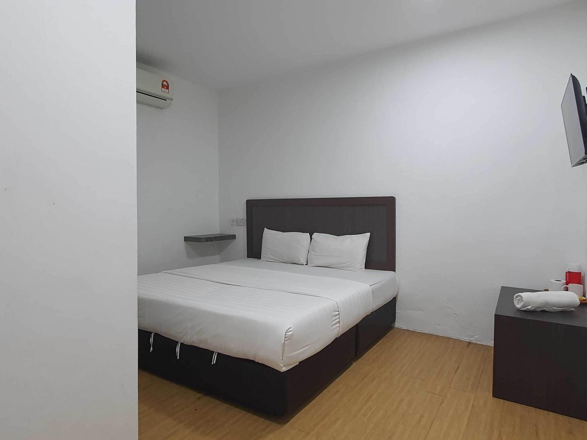 Oyo 91053 Signature Inn Miri Kültér fotó