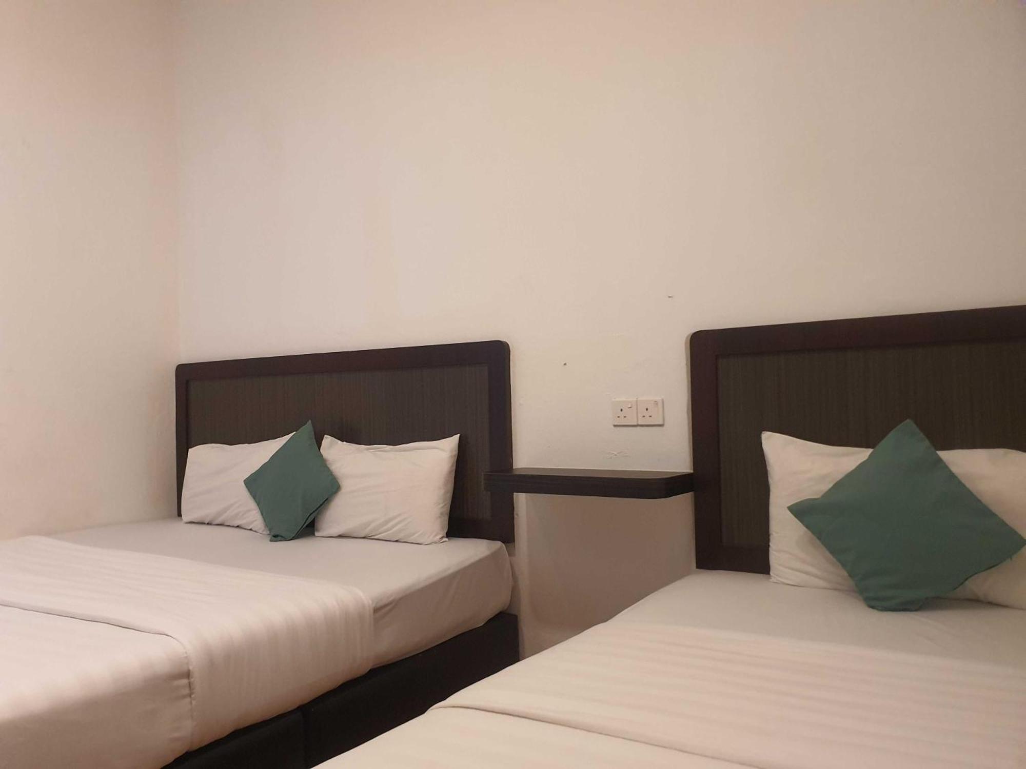 Oyo 91053 Signature Inn Miri Kültér fotó